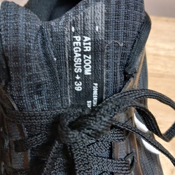 Nike Air Zoom Pegasus 39 Womens Size 7.5 Black White DH4072-001 EUC - Picture 9 of 16